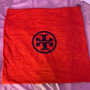 Tory Burch logo bag